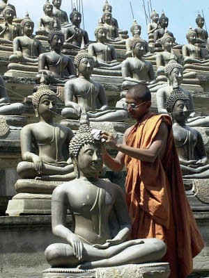 Buddhistisches Fest Vesakh; dpa