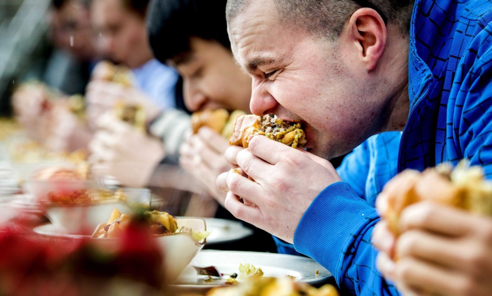 Burger-eating competition on National Chili Day