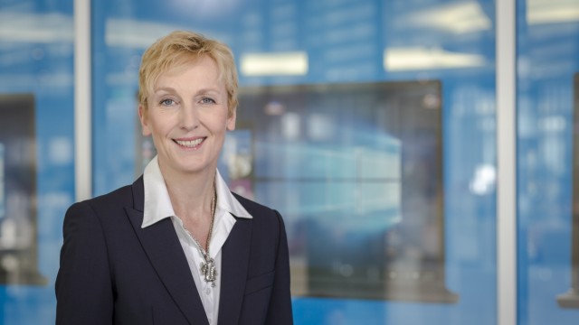 Führungsstärke: Mit ihrer Körpergröße von 1,80 Metern überragt Sabine Bendiek, die neue Chefin von Microsoft Deutschland, schon rein körperlich manchen Mann.