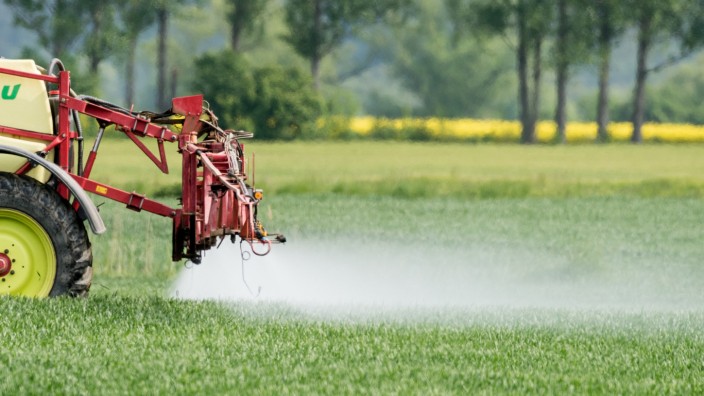 Biolebensmittel: Pestizide können vom Wind verweht werden - ein Problem für Biobauern.
