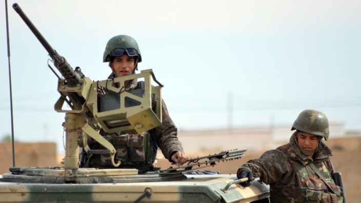 Tunesien: Tunesische Spezialeinheiten patrouillieren in der Stadt Ben Gardane nahe der libyschen Grenze.