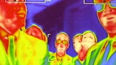 Pendler-Körperwärme heizt Bürogebäude: Jeder Mensch sorgt für heiße Luft - die damaligen Premierminister Tony Blair (Großbritannien, links) und Göran Persson (Schweden, rechts), aufgenommen mit einer Infrarot-Kamera.