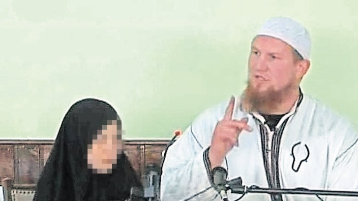 Hannover: Zitierte schon als Kind Koranverse an der Seite des Salafisten-Predigers Pierre Vogel: die Deutsch-Marokkanerin Safia S.