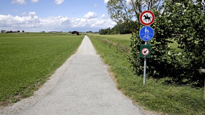 Münsing: Der Radweg von Münsing nach Degerndorf soll bis in die dortige Ortsmitte fortgesetzt werden.