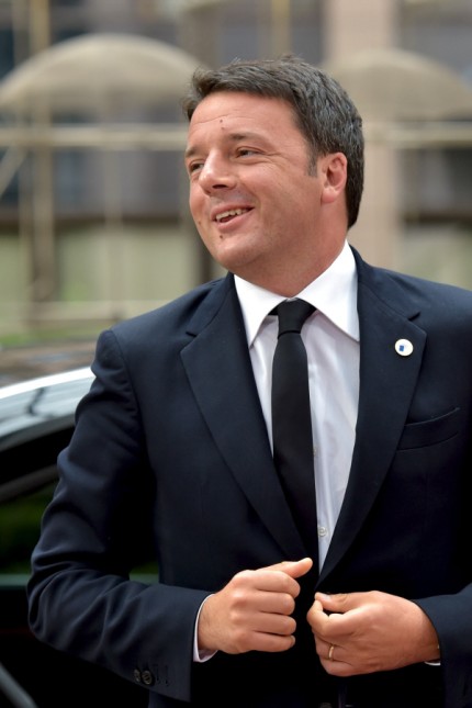 Italy's Prime Minister Renzi arrives at a euro zone EU leaders emergency summit in Brussels