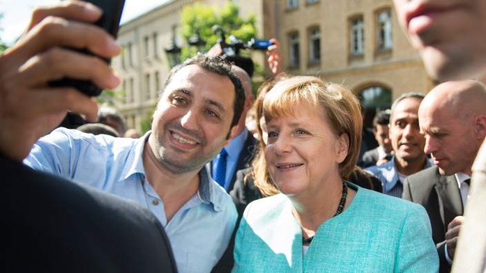 Bundeskanzlerin Merkel besucht Flüchtlingsunterkunft