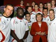WM 2006 - Merkel bei Nationalmannschaft