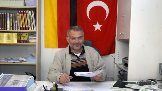 Religion: Ali Kemal Imamoglu ist der Vorsitzende der Islamischen Gemeinschaft in Erding und an einem guten Verhältnis mit allen Erdingern interessiert.