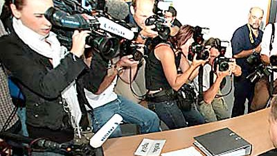 Bundesverfassungsgericht: Die Arbeit von TV-Journalisten bei Gerichtsprozessen wird künftig deutlich erleichtert.