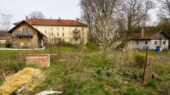 Moosach Grundstück Asyl-Unterkunft neben Sackmannhaus.