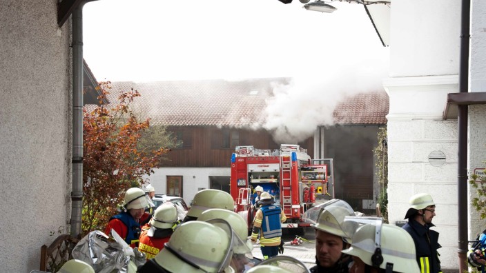 Glonn: Zu dem Brand im Hotel Schwaiger in Glonn rückten 150 Einsatzkräfte an.