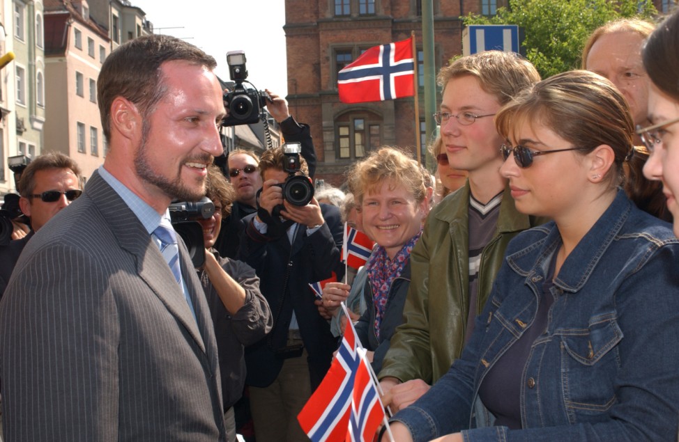 Norwegischer Prinz Haakon in München, 2002