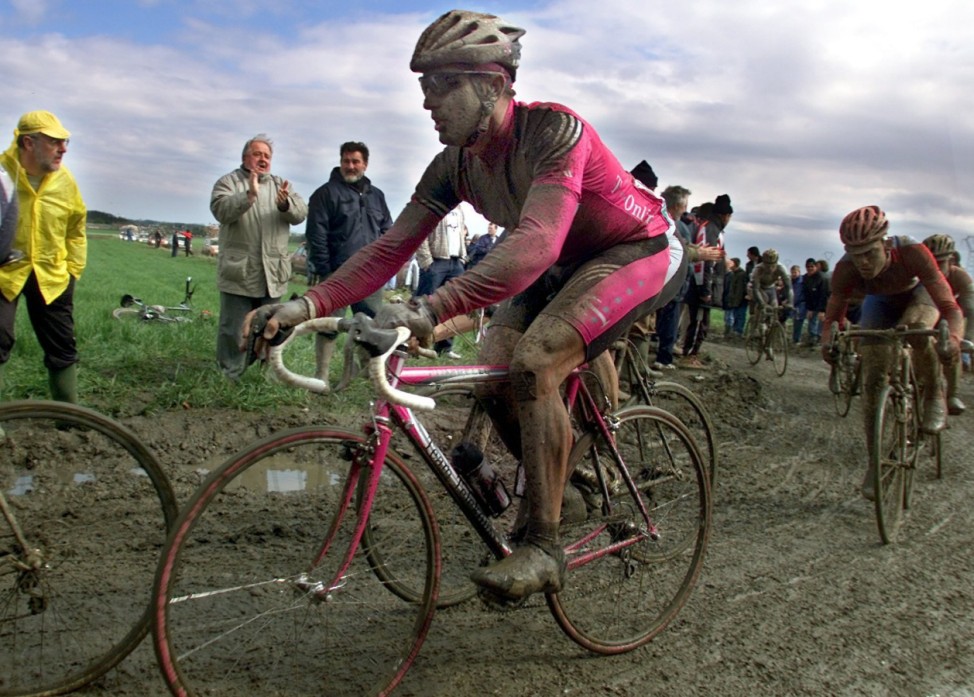Steffen Wesemann vom Team Telekom beim Radrennen Paris-Roubaix