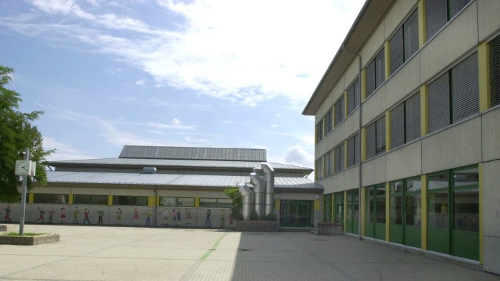 Altomünster: Die Grund- und Mittelschule in Altomünster war am Mittwoch Schauplatz eines Großeinsatzes.