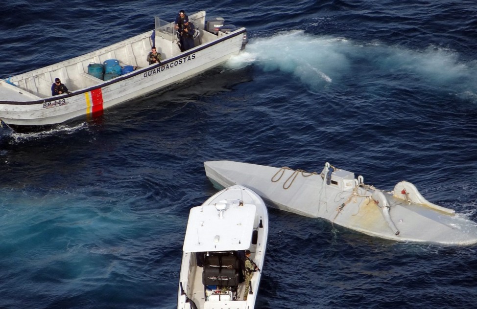 Interception of a submersible with six tons of cocaine
