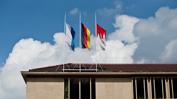 Flaggen auf bayerischem Heimatministerium