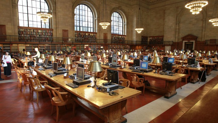Google: Die New York Public Library ist einer der schönsten Orte der Welt, um Bücher zu lesen. Nur durchsuchen kann man sie genauso gut zu Hause - mit Google.