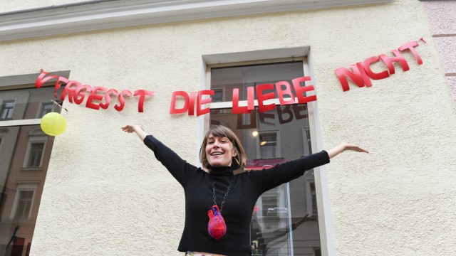 "Humans In Love": Kuratorin ist die Sammlerin Silke Gropengießer alias Luise Loué. Ihr Motto: "Vergesst die Liebe nicht!"