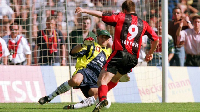 Eintracht Frankfurt: Rettung im letzten Moment: Jan Aage Fjörtoft trifft 1999 für die Eintracht beim 5:1 gegen Kaiserslautern, statt Frankfurt steigt der 1. FC Nürnberg ab.