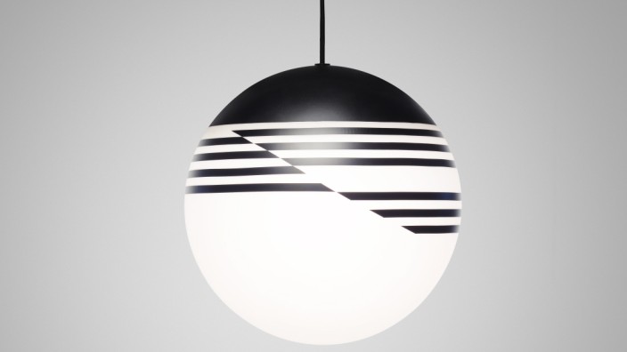 Design: Die "Optical Light"-Leuchte des britischen Designers Lee Broom gibt es auch als Stehlampen.