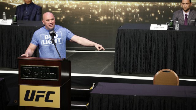 Mixed Martials Arts: Keine Lust mehr auf den Zirkus: UFC-Kämpfer McGregor erschien nicht zu einer Pressekonferenz. Verbandspräsident Dana White (l.) sieht das nicht gern.