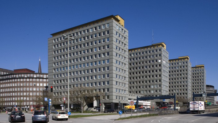 Architektur für die Abrissbirne: Abrisskandidaten: Die Hamburger City Höfe, eine Gruppe von vier Hochhäusern stammen aus den Fünfzigerjahren.