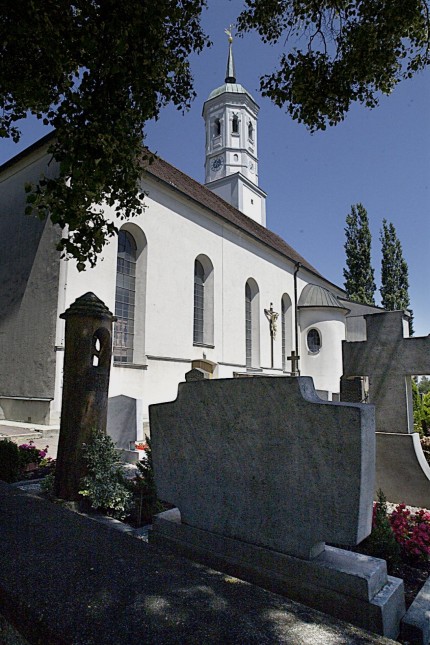Mammendorf: Nicht verstellt werden soll der Blick auf die Kirche durch den Neubau eines Getränkemarktes.