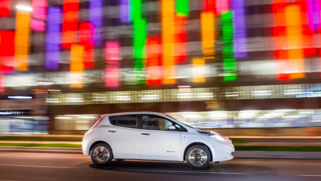Reichweitentest Nissan Leaf: Stromer für die Stadt: Der Nissan Leaf ist das meistverkaufte elektrische Auto. Geht es auf die Autobahn, sinkt die Reichweite rapide.