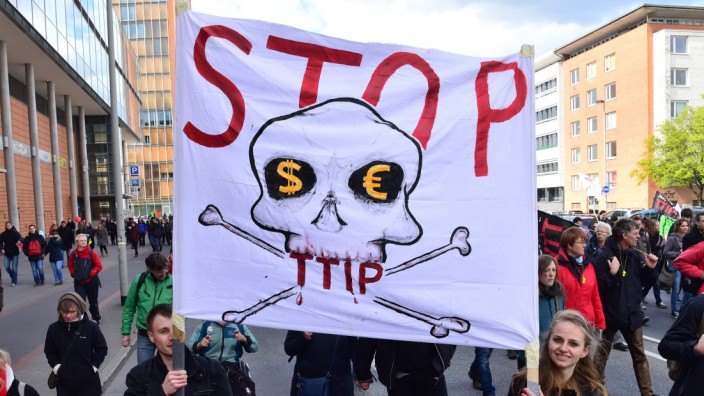TTIP-Verhandlungen: Proteste gegen das geplante Freihandelsabkommen TTIP.