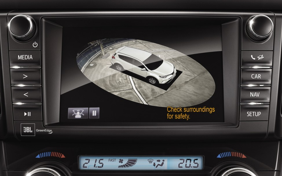 Der Sieben-Zoll-Touchscreen des Toyota RAV4 Hybrid.