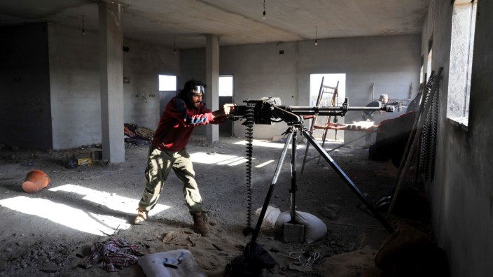 Islamischer Staat: Widerstand gegen den Terror: Diese Kämpfer versuchen, den IS aus Bengasi zu vertreiben. Ohne Verstärkung haben sie kaum eine Chance.