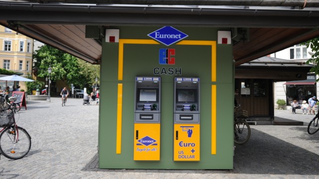 Geldautomaten in Deutschland: Geld abheben wird schwieriger - Zahl der Automaten nimmt ab