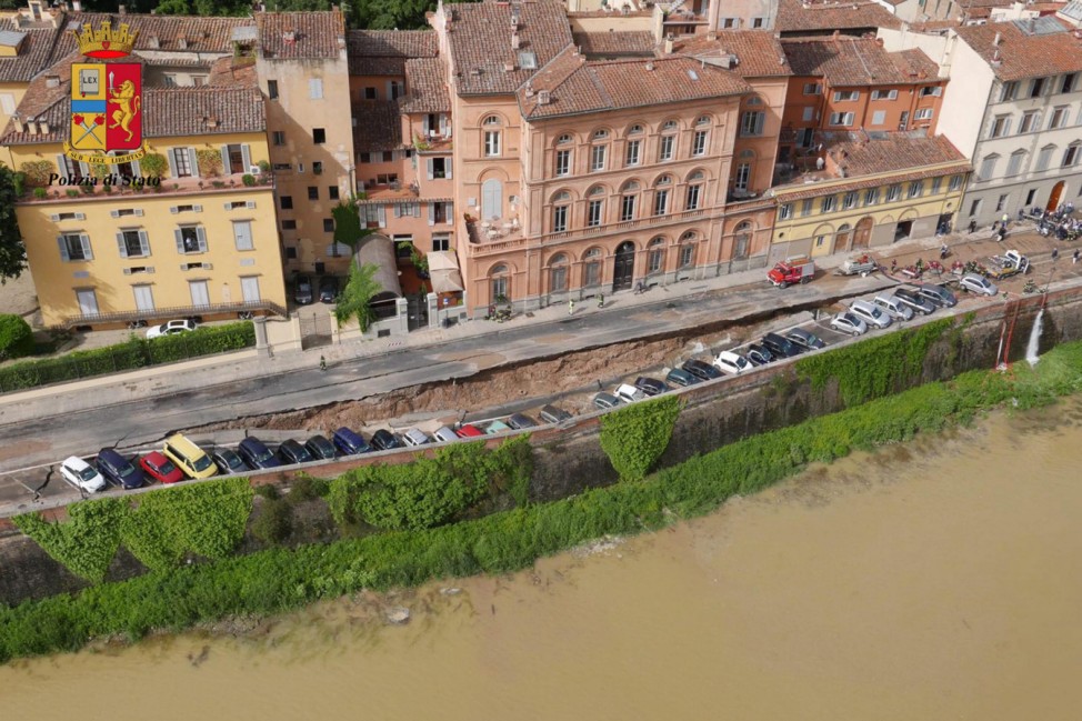 200-metre hole opens up alongside River Arno in Florence