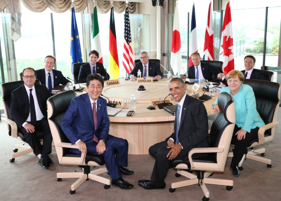 Shinzo Abe, Donald Tusk, Matteo Renzi, Angela Merkel, Barack Obama, Francois Hollande, David Cameron, Justin Trudeau, Jean-Claude Juncker