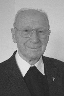 Nachruf: Franz Xaver Ertl wurde 1919 in Oberstraubing im Landkreis Erding geboren. Nach seiner Priesterweihe 1955 arbeitete der Geistliche 20 Jahre in der Pfarrseelsorge.