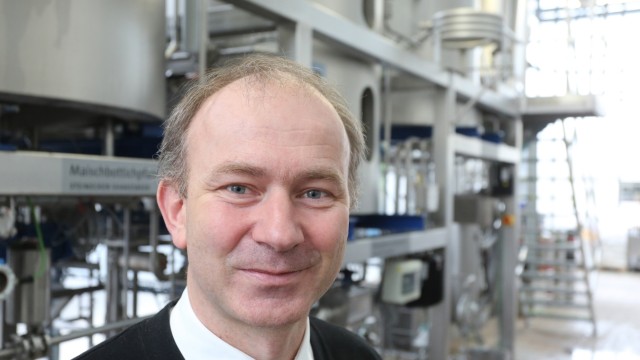 Freising: Professor Thomas Becker schwärmt von den Möglichkeiten der Forschungsbrauerei.