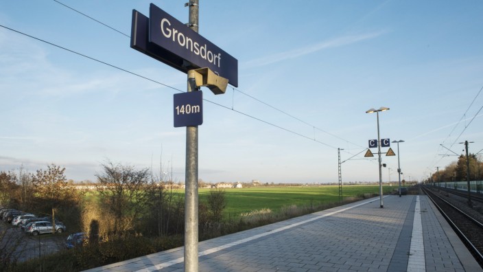 S-Bahnhof in Gronsdorf, 2015