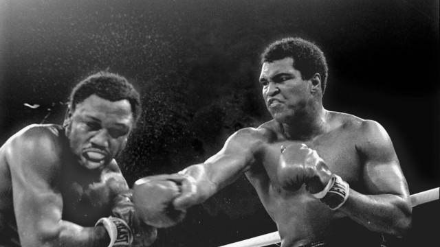 Zum Tod der Box-Legende: Ewige Rivalen: Muhammad Ali (re.) und Joe Frazier.