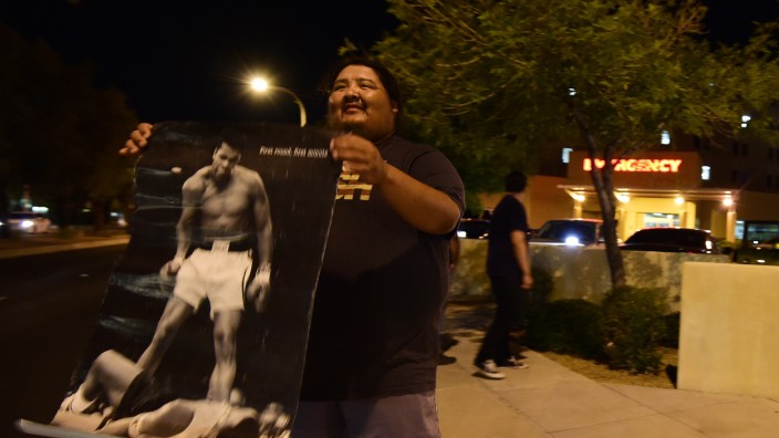 Reaktionen auf Tod von Mohammad Ali: Nicht nur Prominente, auch Fans nehmen Abschied von Boxlegende Muhammad Ali.