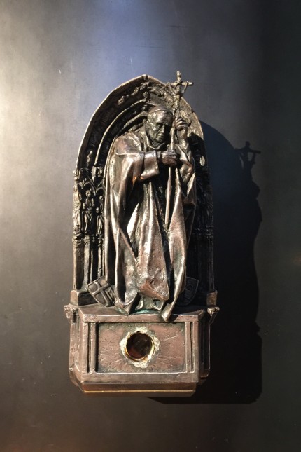 Reliquie von Papst Johannes Paul II. aus Kölner Dom gestohlen