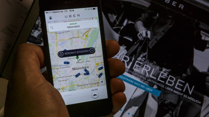 App der Online Plattform UBER Vermittlung von Fahrgästen an private Fahrer Uber Pop zur Persone