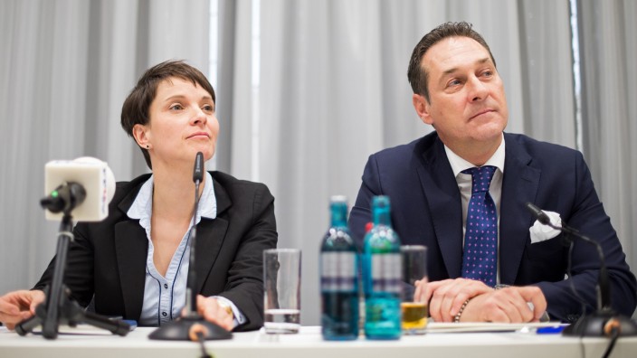 Pk der AfD NRW zum Kongress 'Europäische Visionen'; Frauke Petry & Heinz-Christian Strache
