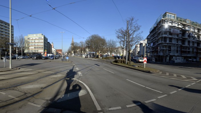 Straßenkreuzung Tegernseer Landstraße, Martin-Luther- und Wirtstraße in München, 2013