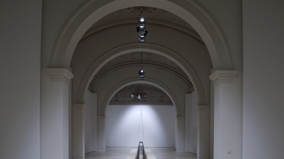 München: Wartesaal-Atmosphäre - zu genießen in der Galerie der Künstler.