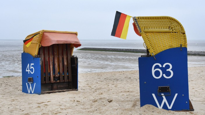 Strandkörbe mit Deutschland Fahne
