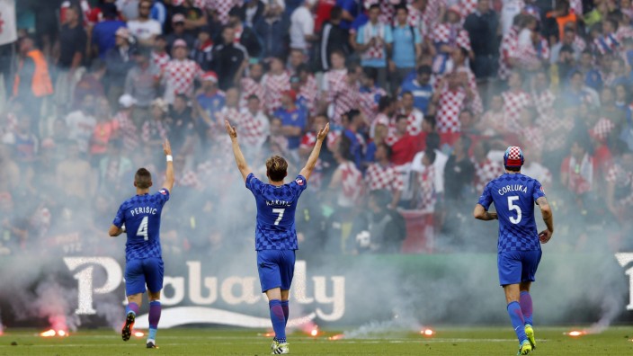 EURO 2016 - Group D Czech Republic vs Croatia