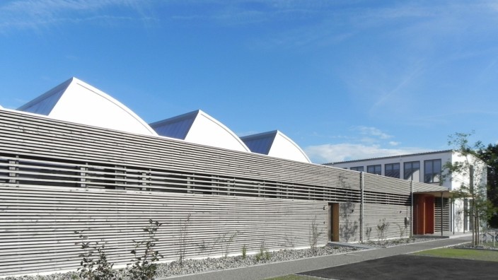 Architektouren 2016: Revitalisierung Gewerbeanlage in Oberhaching, Elektronikvertrieb Bürklin, Wärmedämmfassade Holz