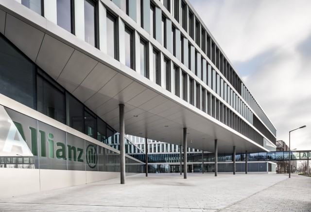Architektouren 2016: Allianz Deutschland, Campus, Verwaltungsbau  ist diagonal gegliedert und durchbricht die Orthogonalität
