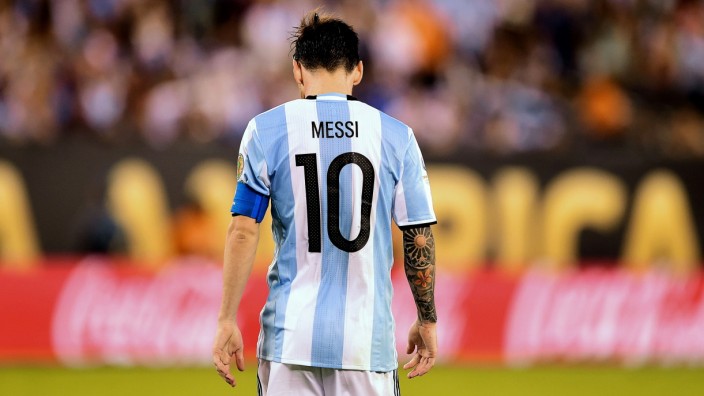 Nach Copa-Finalniederlage: Schon wieder hat Messi mit Argentinien ein großes Finale verloren. Nun zieht der Weltfußballer seine Konsequenzen.