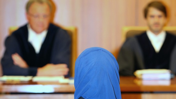 Muslimische Jurastudentin klagt wegen Kopftuch
